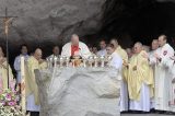 2013 Lourdes Pilgrimage - SATURDAY TRI MASS GROTTO (97/140)